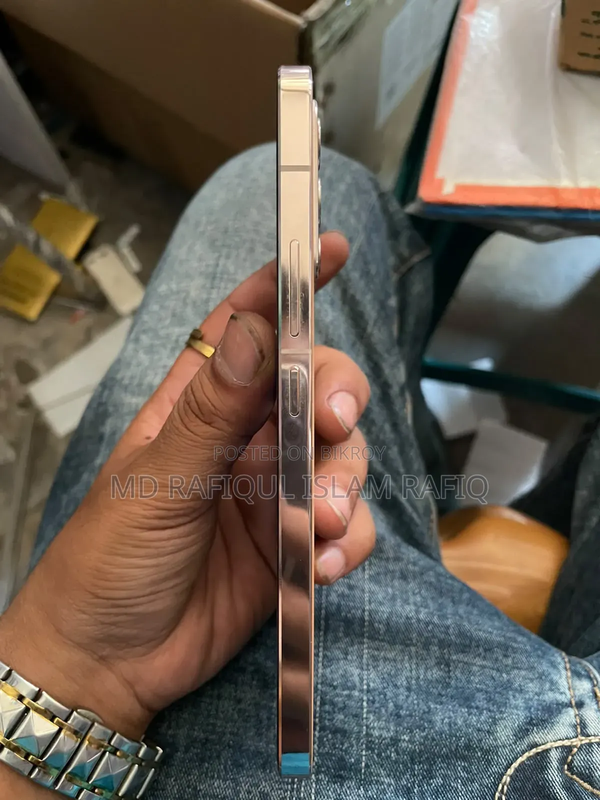 ভিবো ভি২৩ ৫জি ১২৮ জিবি গোল্ড