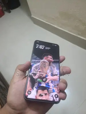 EL A8 8 GB Gray