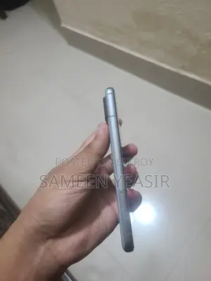 EL A8 8 GB Gray