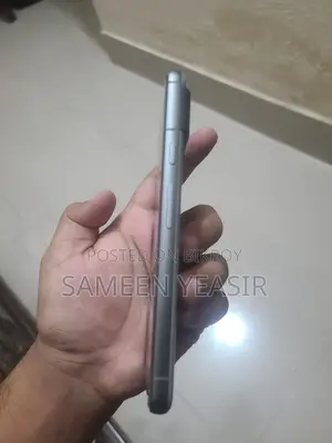 EL A8 8 GB Gray