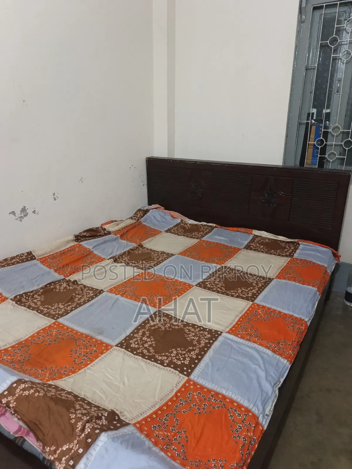 A double bed with mattress will be sold