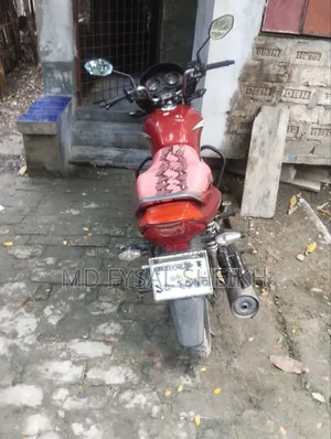 Honda CB 2016 Red