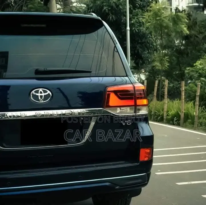 Toyota Land Cruiser 4.5 V8 VXR 2017 Blue