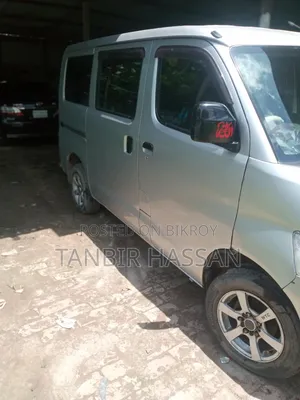 Toyota Noah 2010 Silver