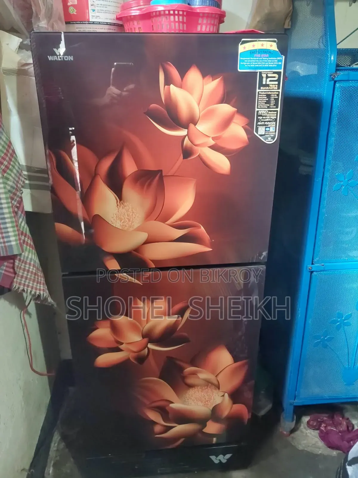 A fridge will be sold, bought a few days ago, in fresh condition