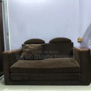 ব্যবহৃত সোফা কাম বেড।