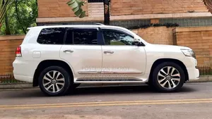Toyota Land Cruiser 4.5 V8 GXR 2017 Pearl