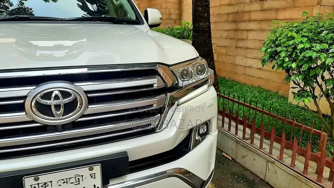 Toyota Land Cruiser 4.5 V8 GXR 2017 Pearl