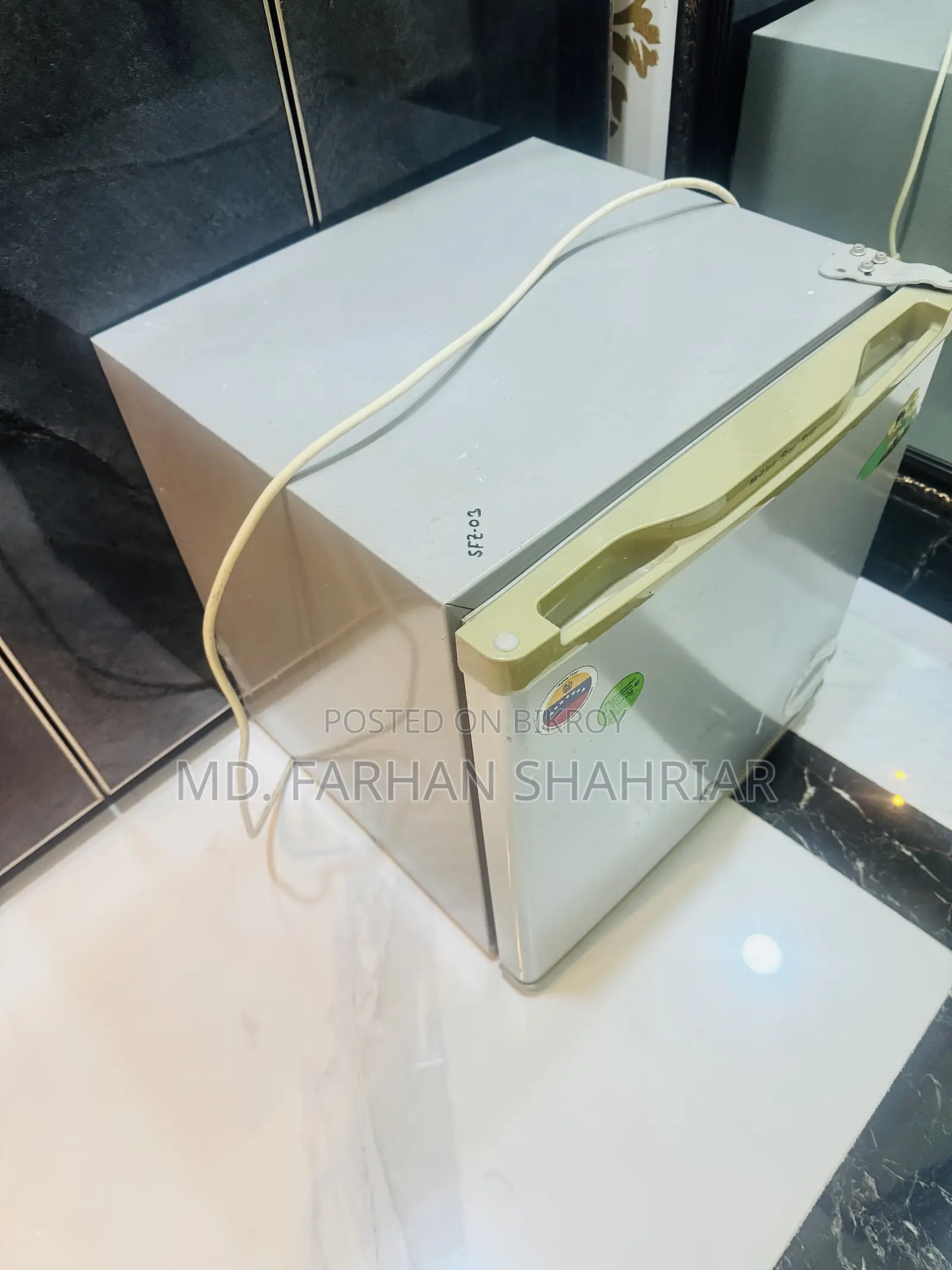 ফ্রিজ বিক্রয়ের জন্য