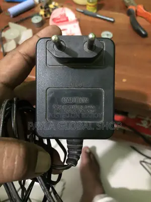 AC to DC Adaptor 9v