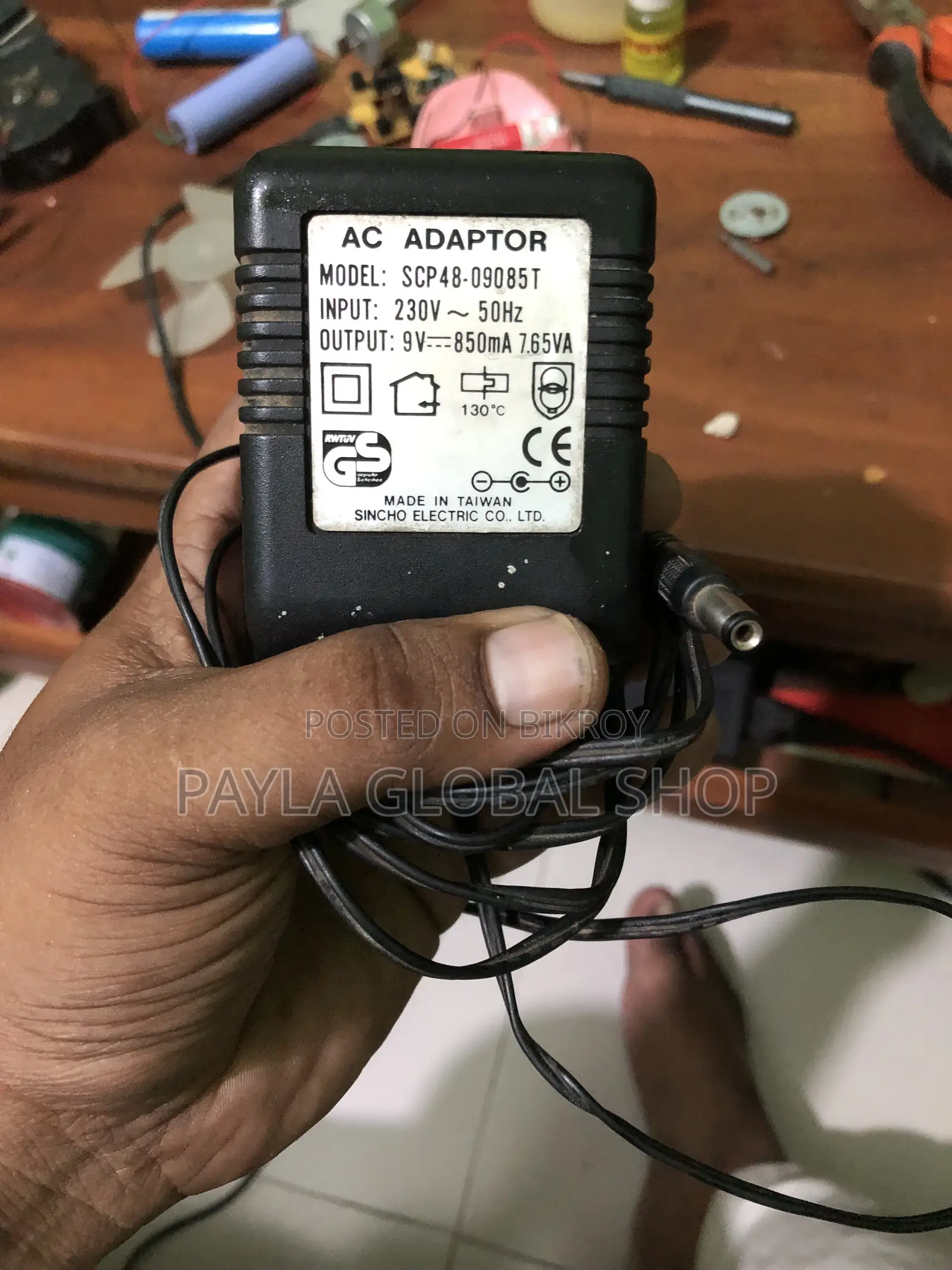 AC to DC Adaptor 9v