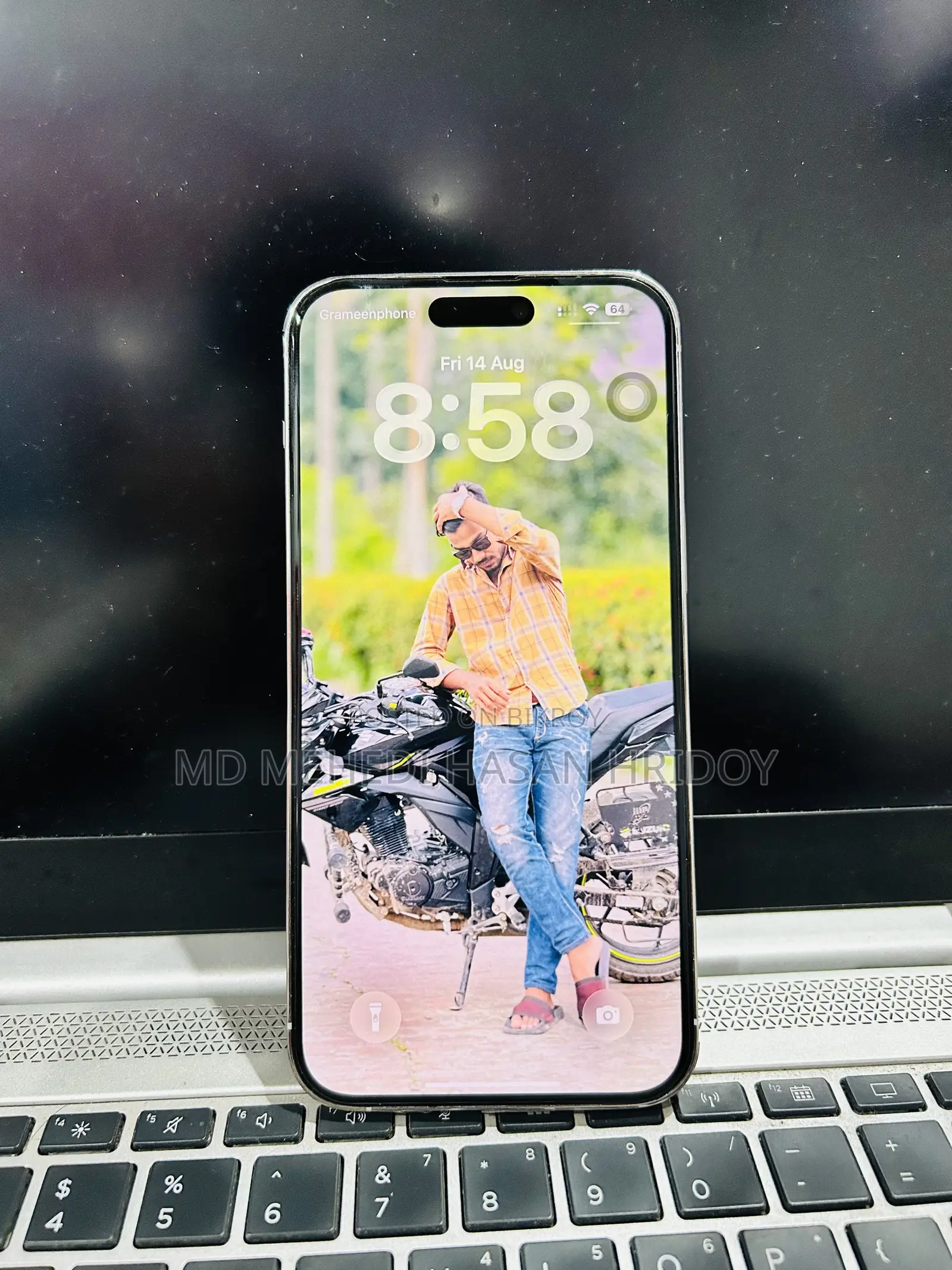 অ্যাপল আইফোন ১৪ প্রো ম্যাক্স ১২৮ জিবি সাদা