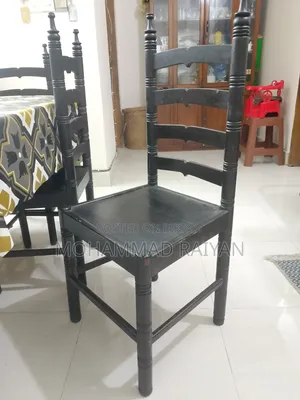 Dining Table Gorjon Kather