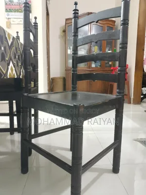 Dining Table Gorjon Kather
