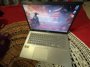 Laptop ASUS Vivobook 16 20GB AMD Ryzen 7 SSD 500GB