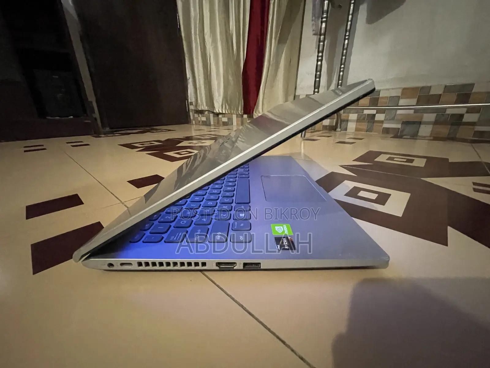 Laptop ASUS Vivobook 16 20GB AMD Ryzen 7 SSD 500GB