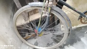 একটি হাতে বানানো সাইকেল বিক্রি হবে