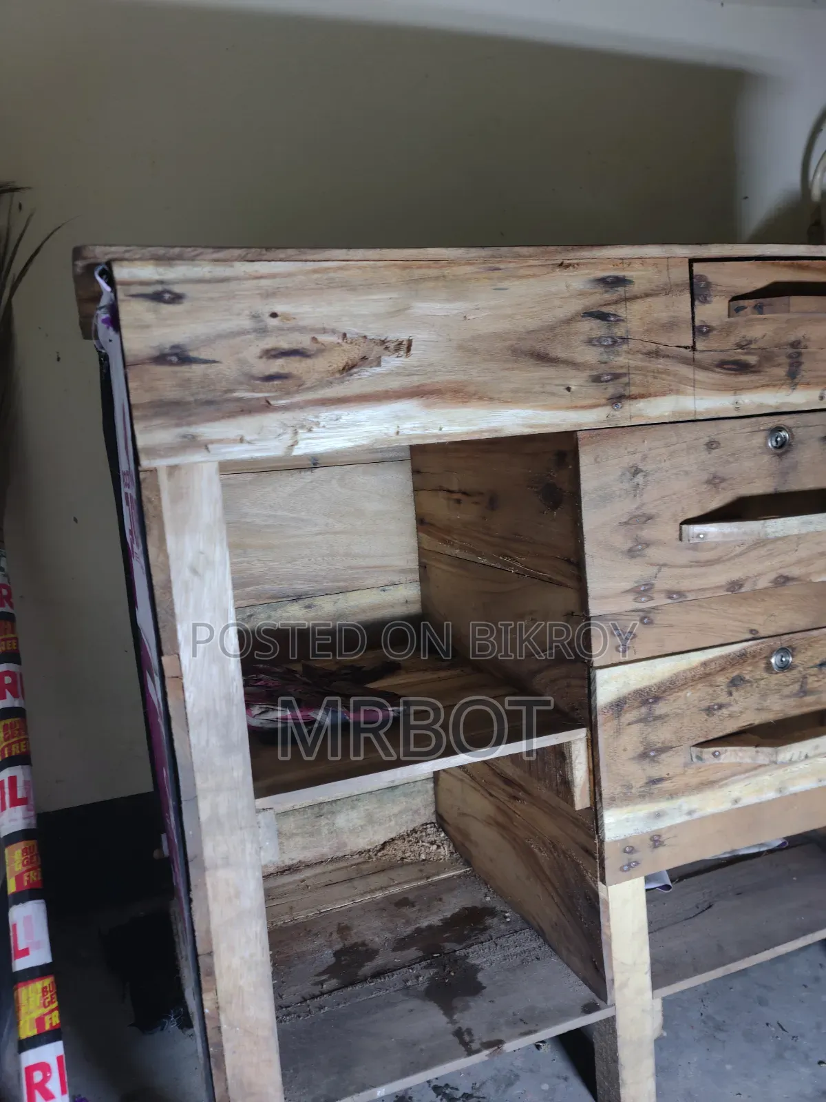 Wooden Cash Table