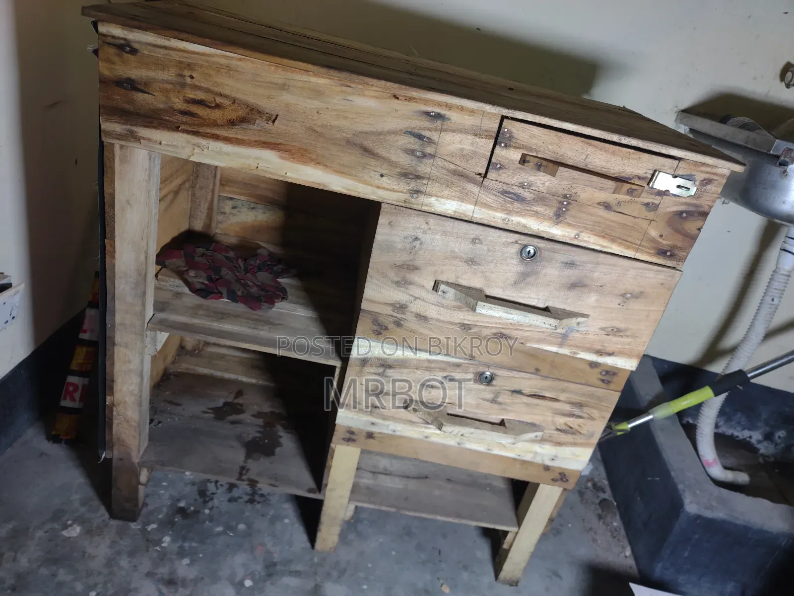 Wooden Cash Table