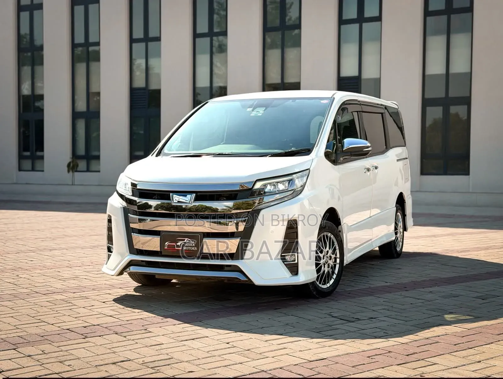 Toyota Noah 1.8 Front Wheel Drive Hybrid (7 Seater) 2021 Pearl