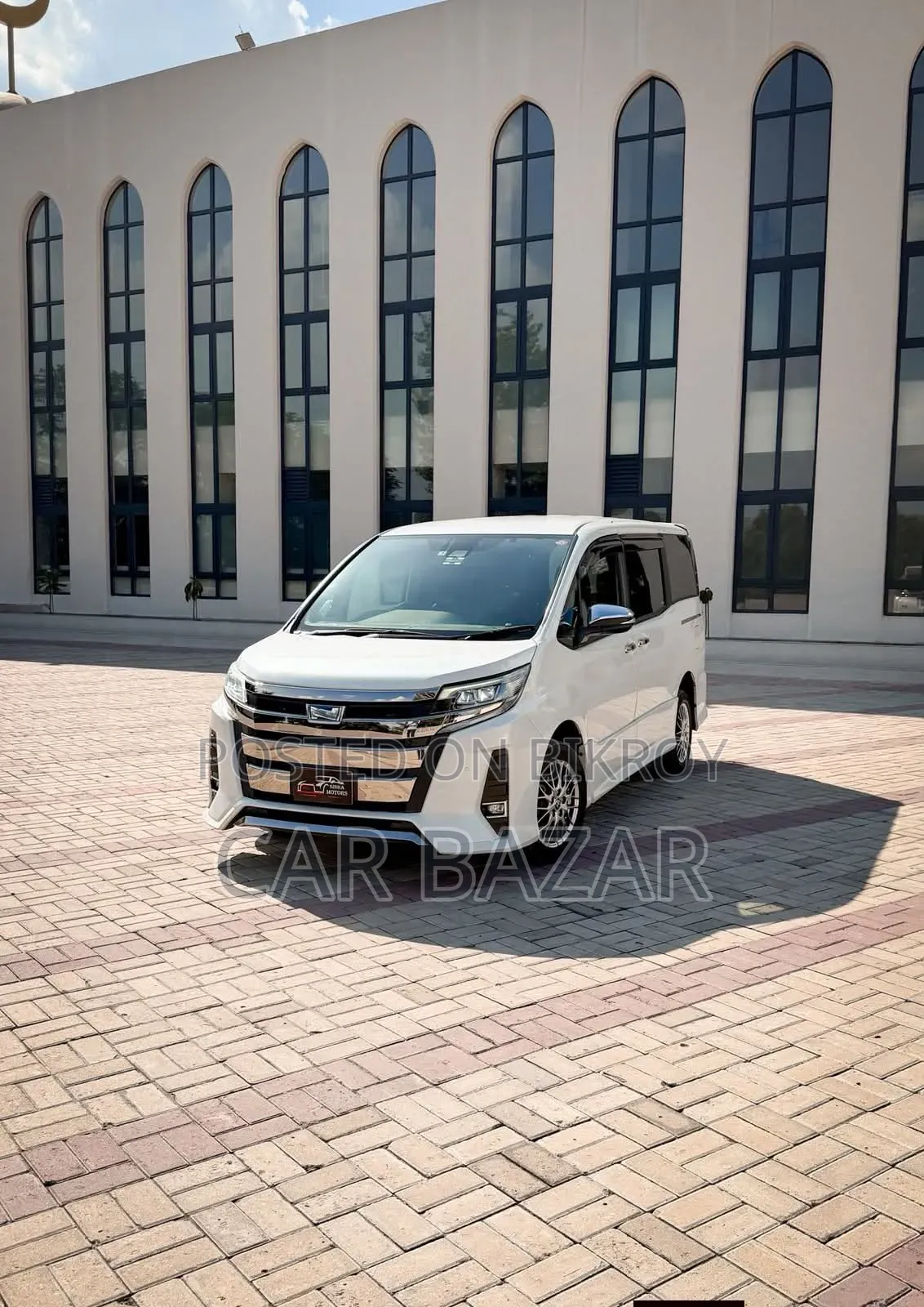 Toyota Noah 1.8 Front Wheel Drive Hybrid (7 Seater) 2021 Pearl