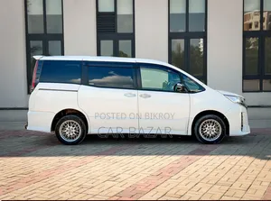 Toyota Noah 1.8 Front Wheel Drive Hybrid (7 Seater) 2021 Pearl