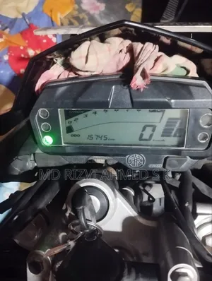 যামাহা এফজেডএস ভি২ ২০২৫ কালো