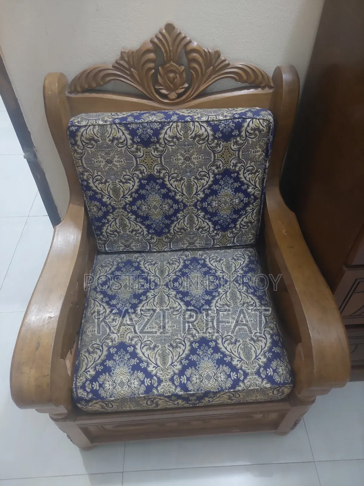 ৫ সিটের কাঠের রয়্যাল ডিজাইনের সোফা সেট বিক্রয়