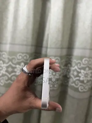 অ্যাপল আইফোন ১৩ ১২৮ জিবি হোয়াইট