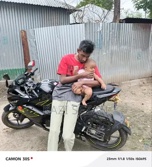 সুজুকি জিক্সার এসএফ ২০২৪ কালো