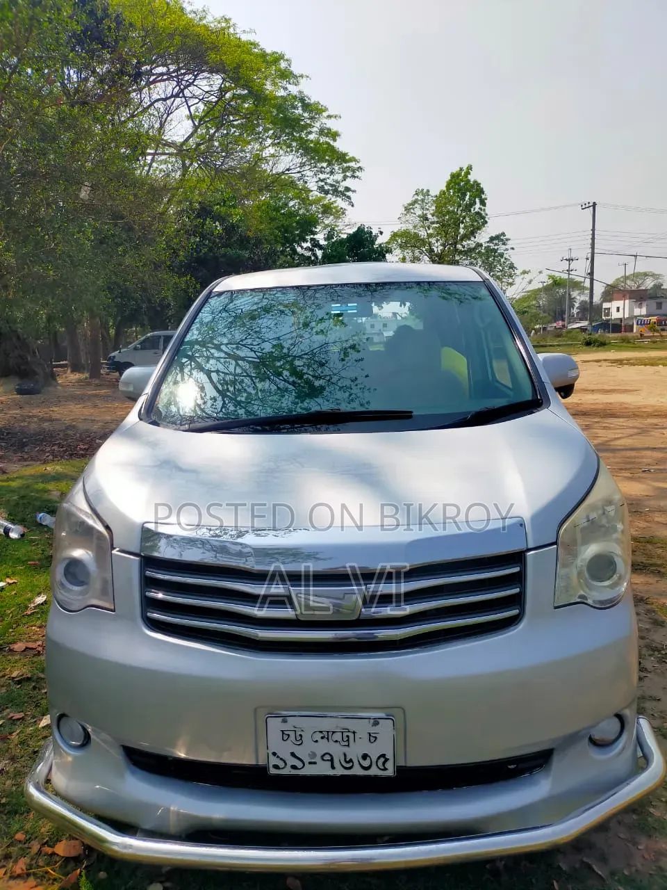 Toyota HiAce 2012 Silver