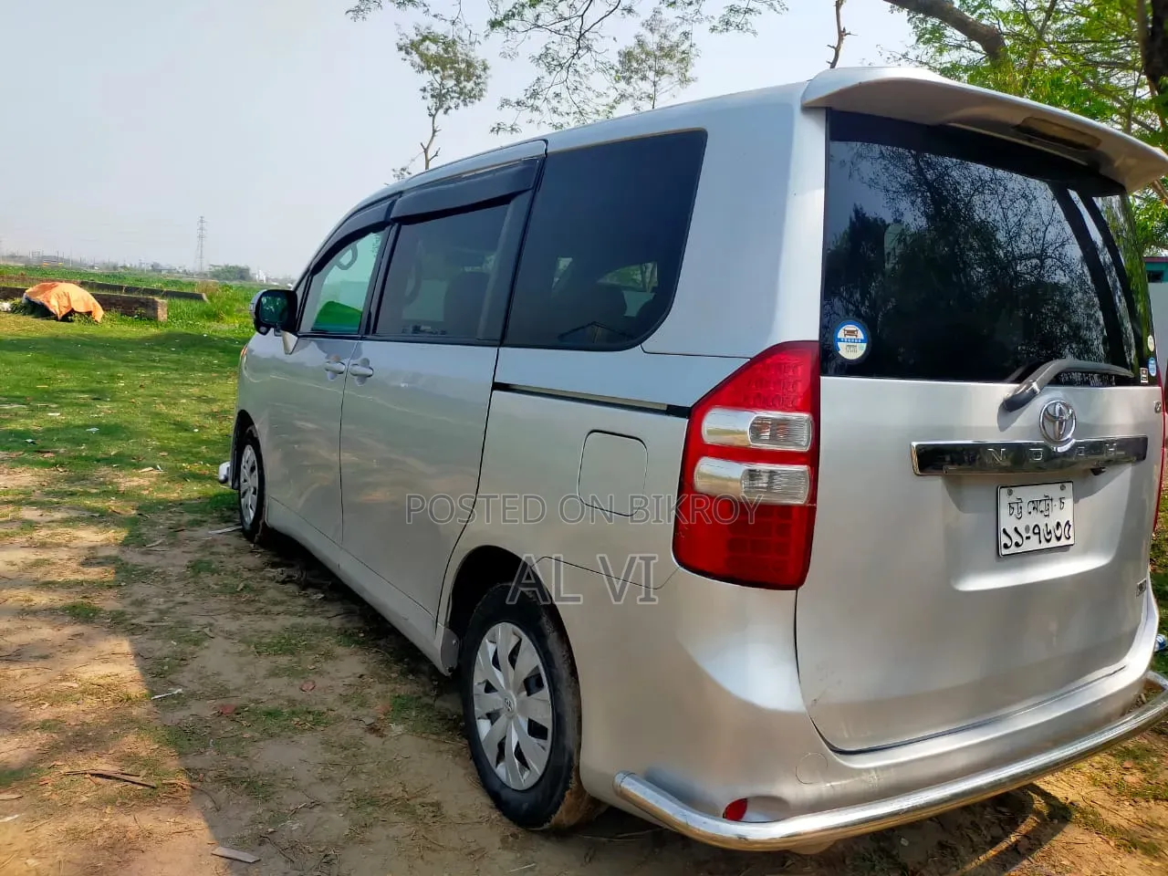 Toyota HiAce 2012 Silver