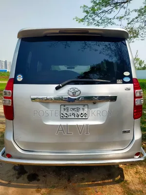 Toyota HiAce 2012 Silver