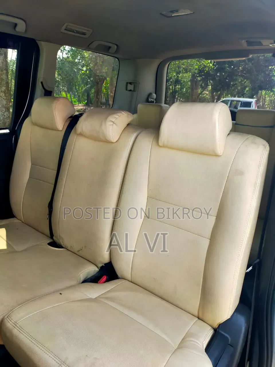Toyota HiAce 2012 Silver