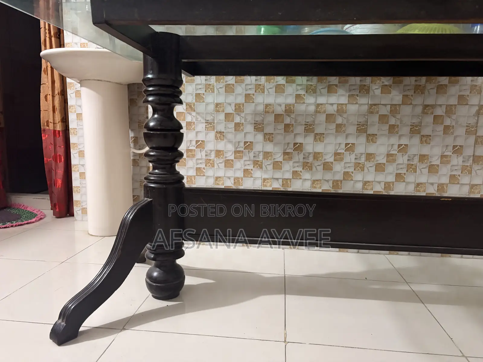 Dining Table, With Perfect Conditioned Glass for Sell