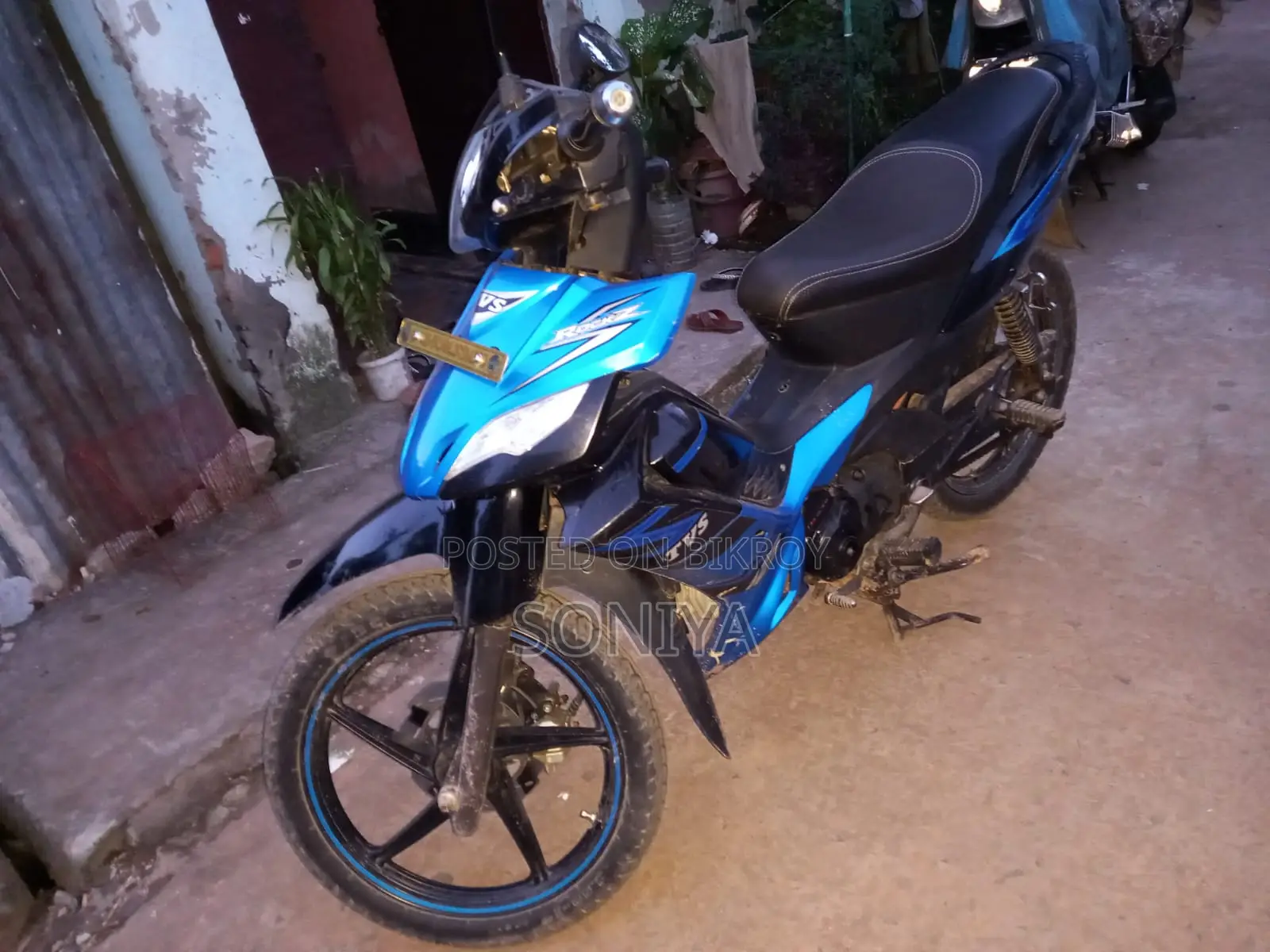 TVS Rockz 125 2024 Blue