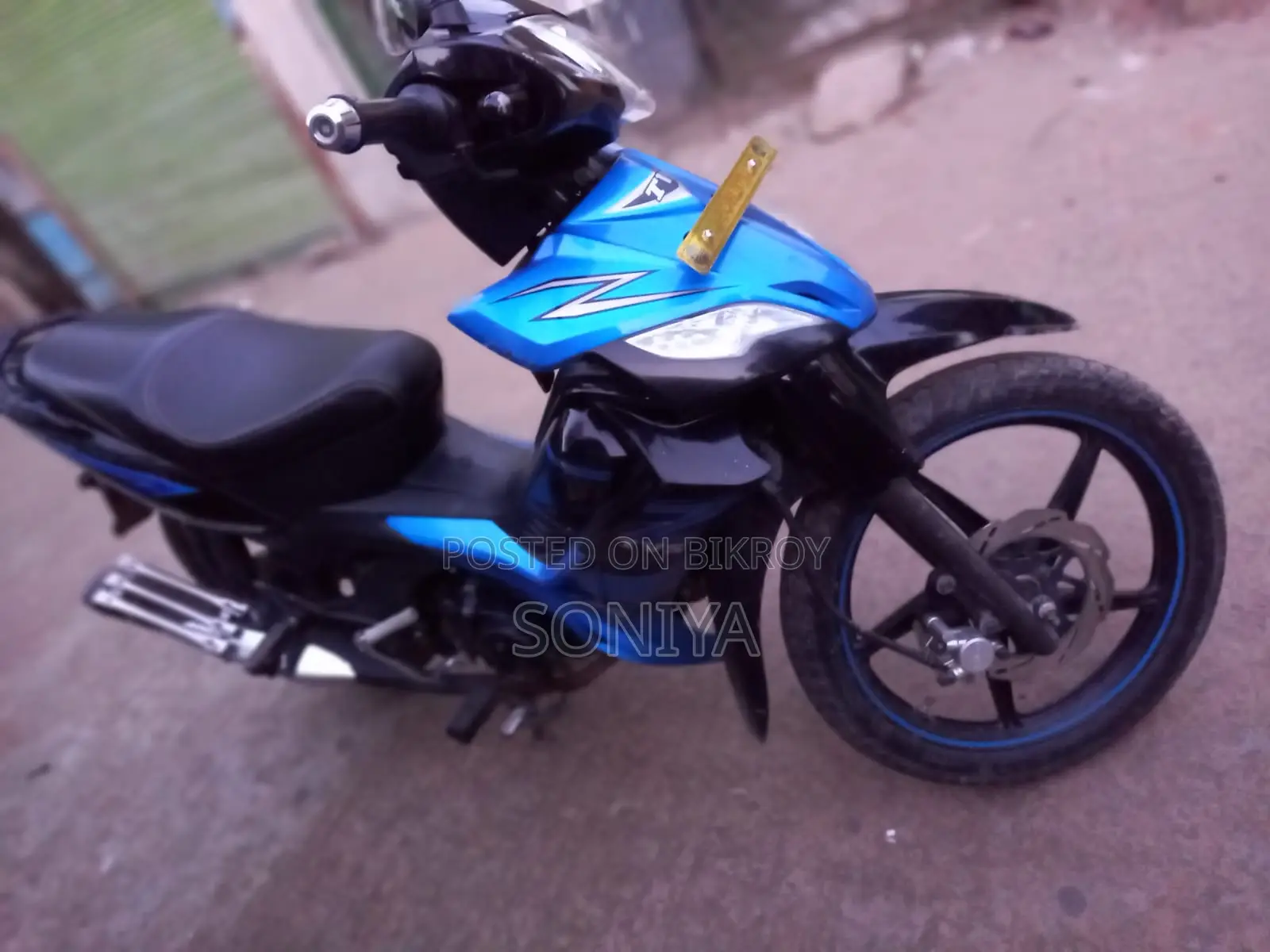 TVS Rockz 125 2024 Blue