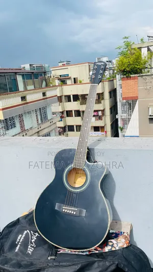 Good Condition Guitar for Sale