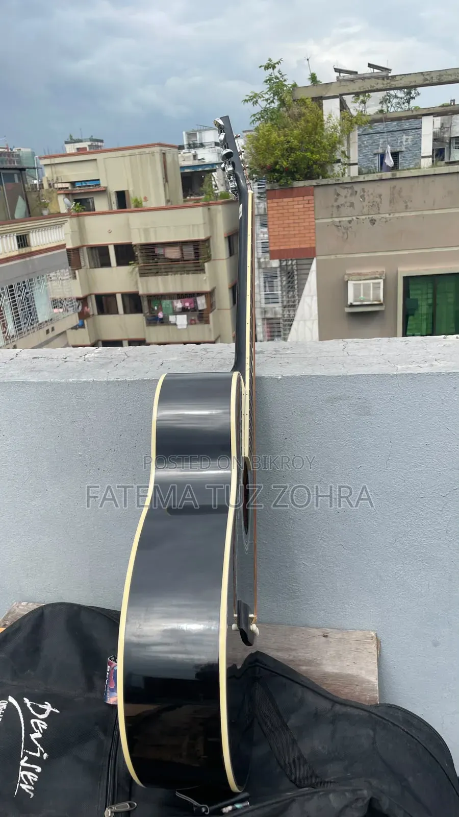 Good Condition Guitar for Sale