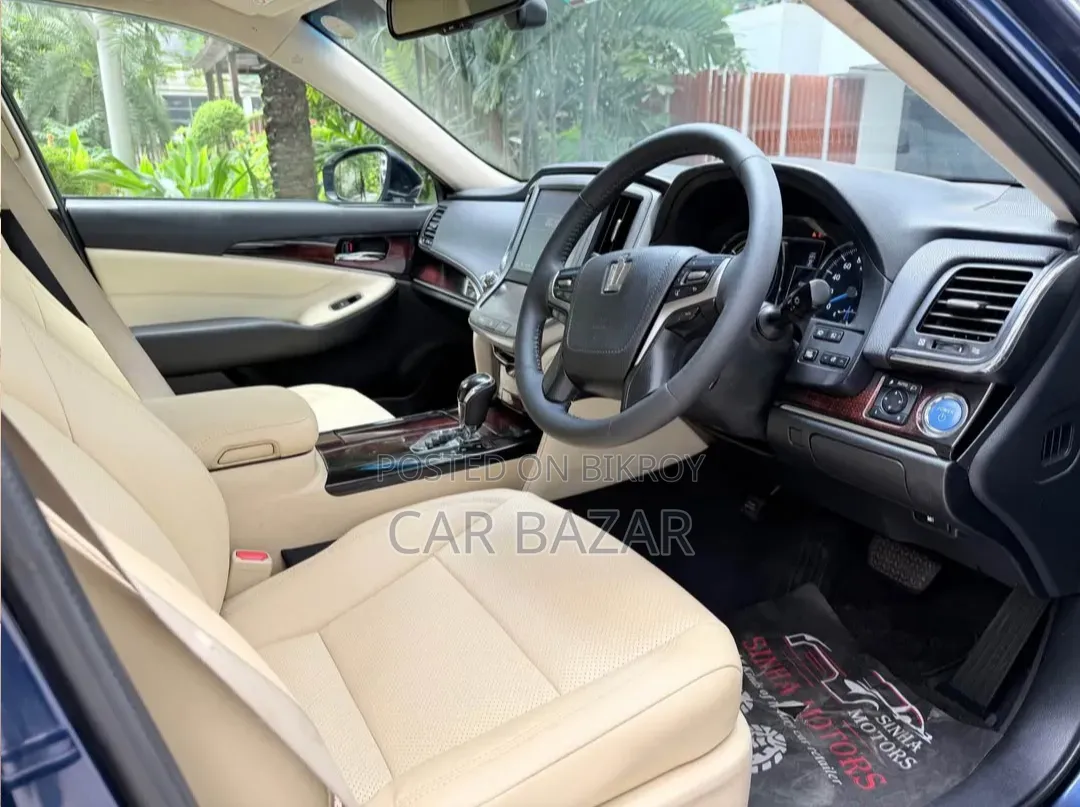 Toyota Crown 2016 Blue