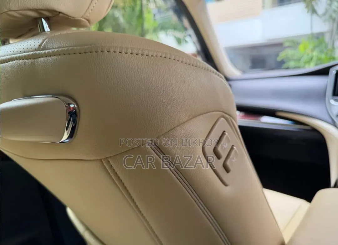 Toyota Crown 2016 Blue