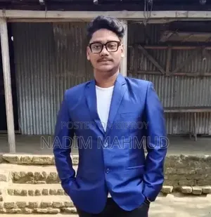 আমি এখন প্রফেশনাল গ্রাফিক্স ডিজাইনার আমার একটা চাকরি দরকার