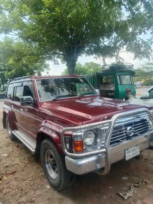 Nissan Patrol 1992 Red