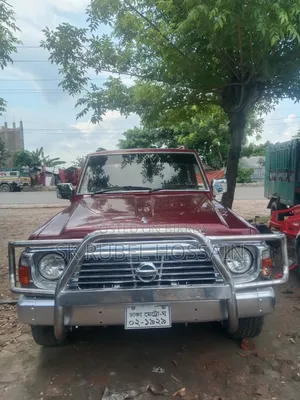 Nissan Patrol 1992 Red