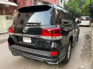 Toyota Land Cruiser 4.5 V8 VXR 2018 Black