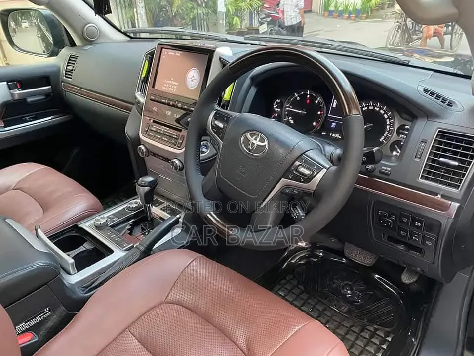 Toyota Land Cruiser 4.5 V8 VXR 2018 Black