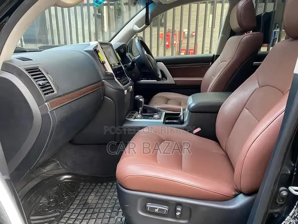 Toyota Land Cruiser 4.5 V8 VXR 2018 Black
