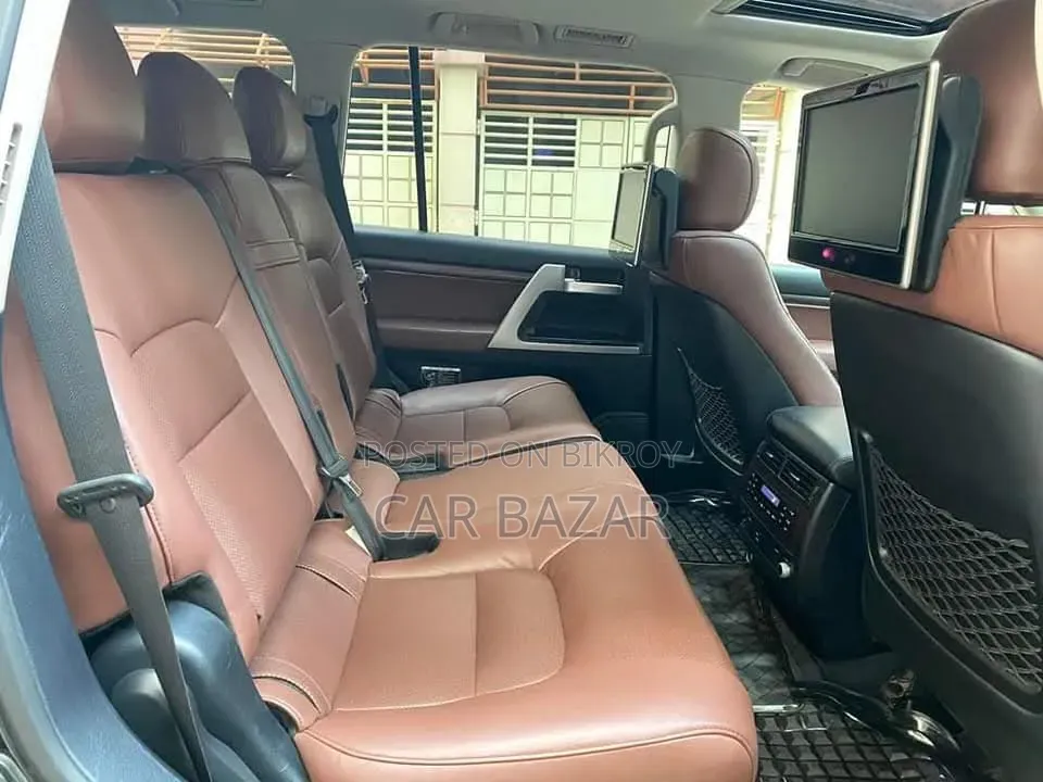 Toyota Land Cruiser 4.5 V8 VXR 2018 Black