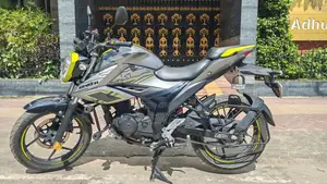 Suzuki Gixxer 2026 Silver