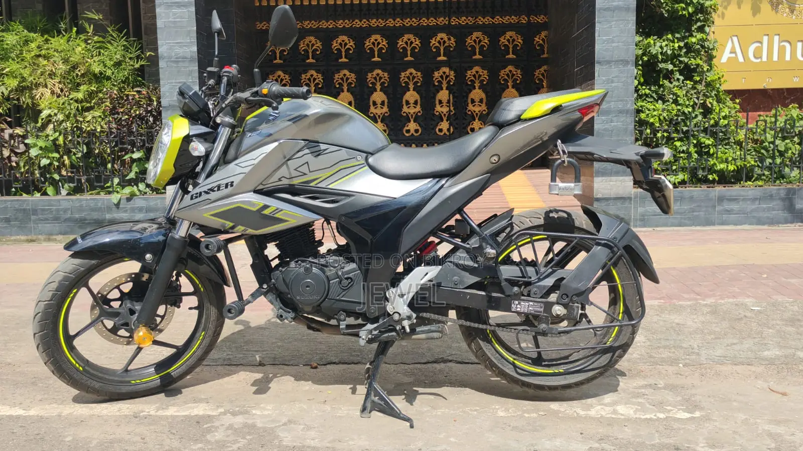Suzuki Gixxer 2026 Silver